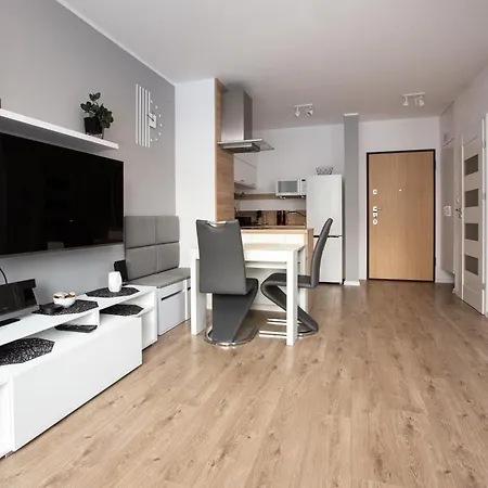 Wrzeszcz Modern By Bookinghost *