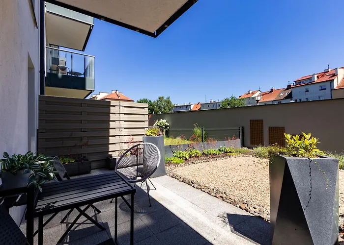 Wrzeszcz Modern By Bookinghost *